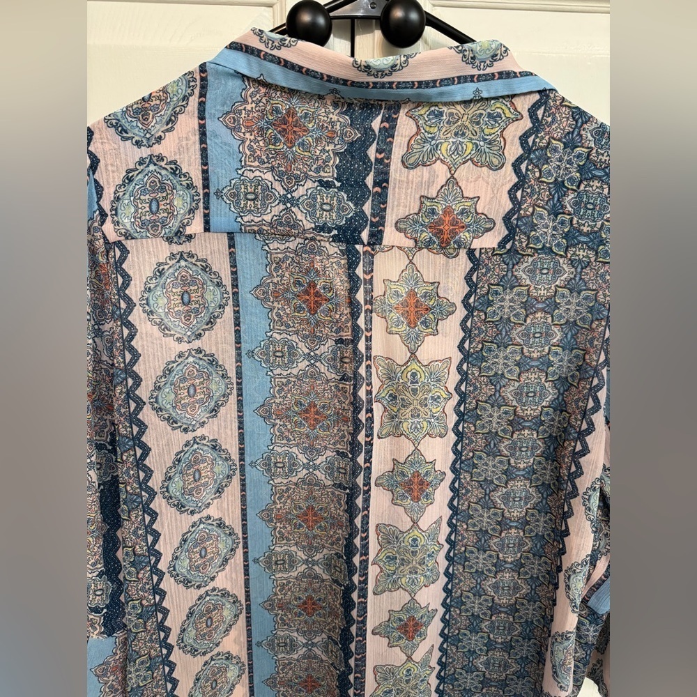 Kut from the Kloth Boho Lightweight Sheer Patterned Blouse Shirt Size L - Picture 6 of 6
